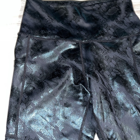 Black printed faux leather 7/8 leggings workout casual high compression medium - Picture 12 of 12
